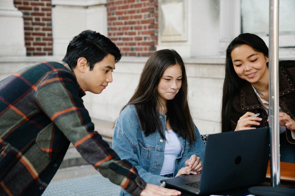 best ai tools for students using laptop